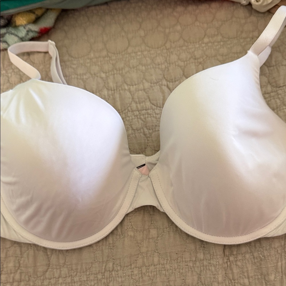 VS White Tshirt Women's Bra